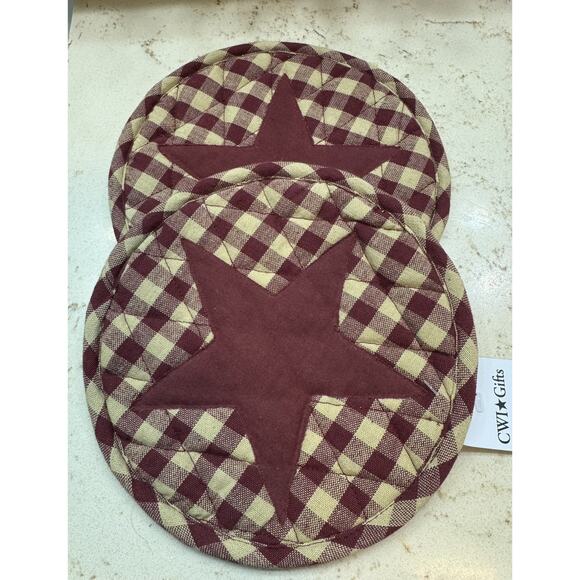 CWI Gifts Set Of 2 Burgundy Tan Plaid Burgundy Star 7 3/4” Trivets Cotton New - Picture 1 of 5